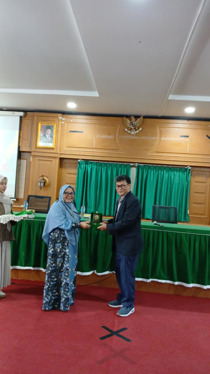 Testimoni Kuliah Umum Oleh Prof. Dr. Reiza D. Dienaputra